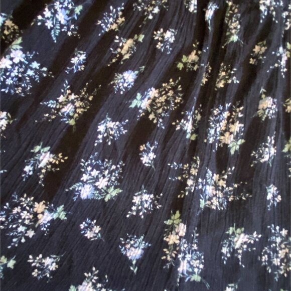 American Eagle Outfitters Bell Sleeve Floral Romper-Size M-Navy Blue-GUC - Picture 3 of 9